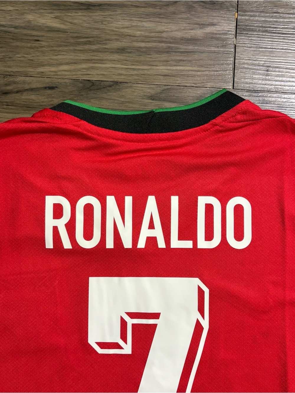Nike Red Portugal Men's Football Jersey with Green Trim & #7 - Picture 10 of 10